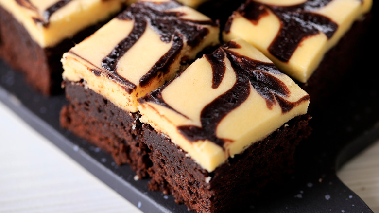 Brownies with swirl topping