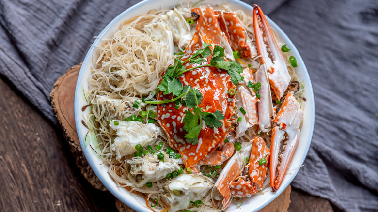 Garlic noodles with crab