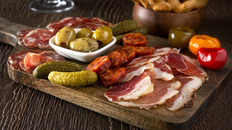 Charcuterie board with olives 