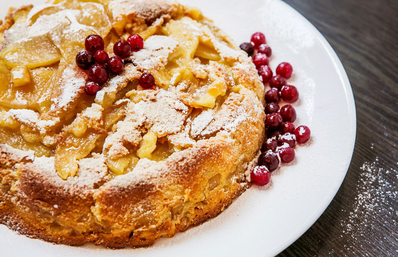 Tuscan Apple Cake