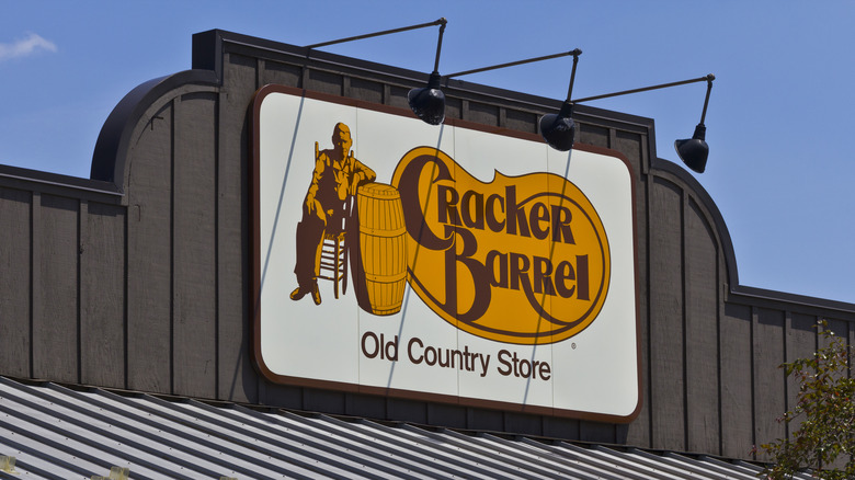 cracker barrel country store sign