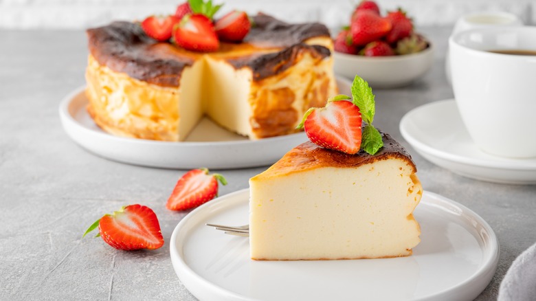 Cheesecake with strawberries