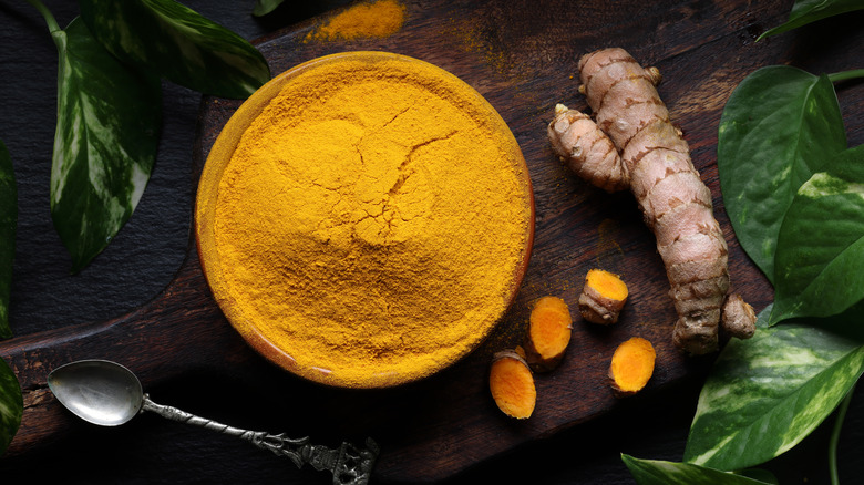 Turmeric powder and root