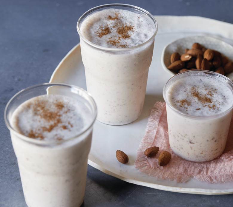 Cinnamon and Vanilla Date Shake