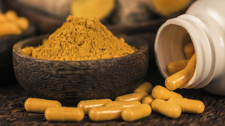 curcumin powder and supplements