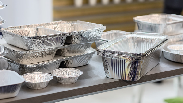 Aluminum food containers