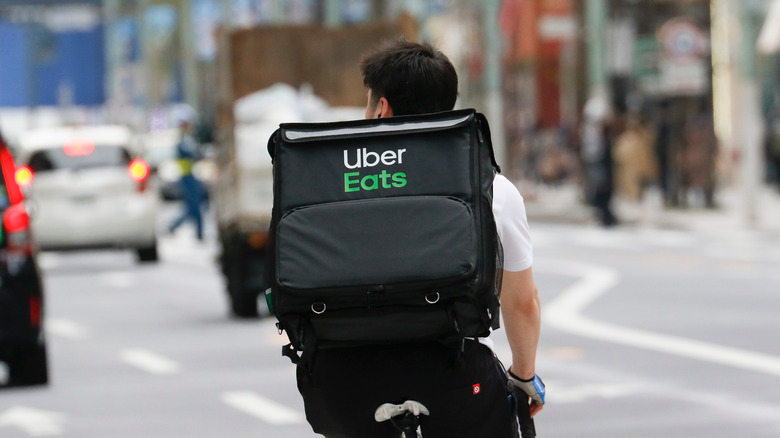 Uber Eats bike delivery