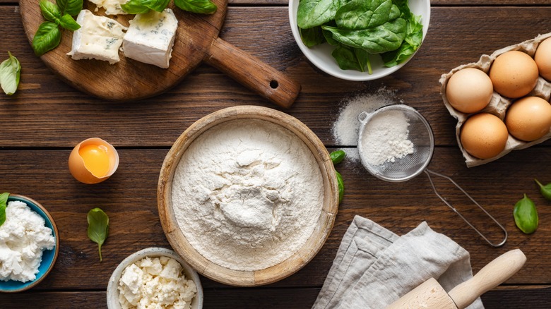 ingredients for spinach cheese ravioli