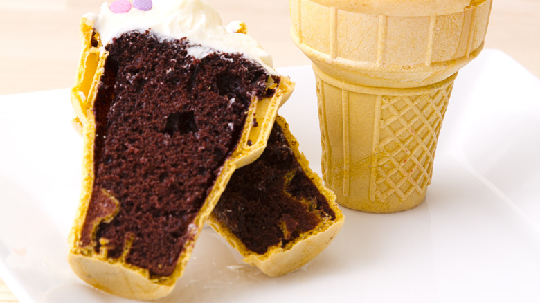 Ice cream cone cupcake interior