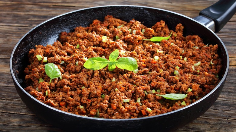 Skillet of seasoned ground beef 