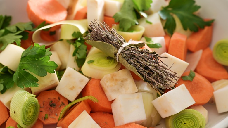 bouquet garni and soup mirepoix