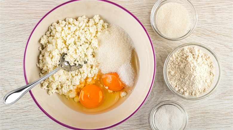 Cottage cheese with eggs and sugar 