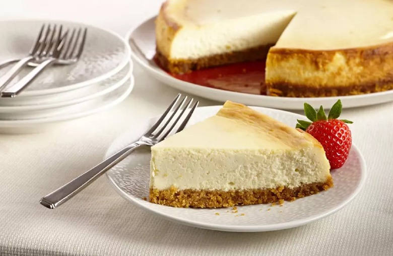 New York Style Vanilla Cheesecake