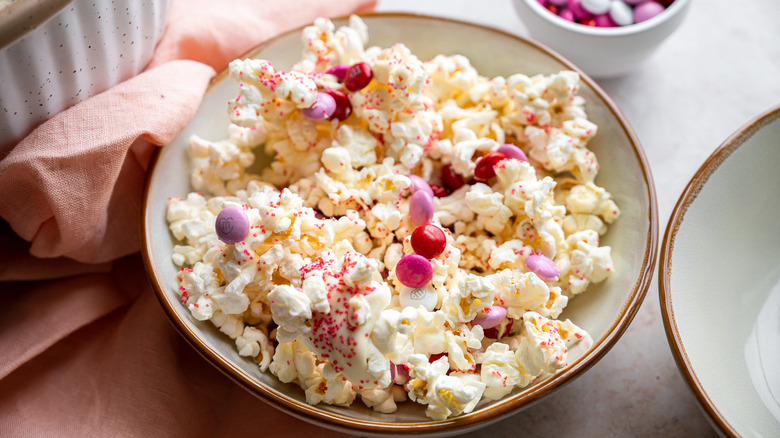 popcorn with chocolate in bowl 