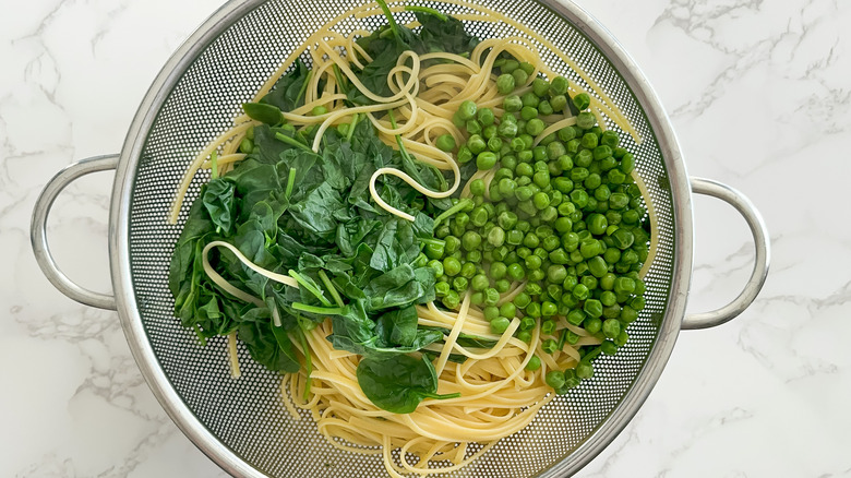 drained pasta spinach and peas