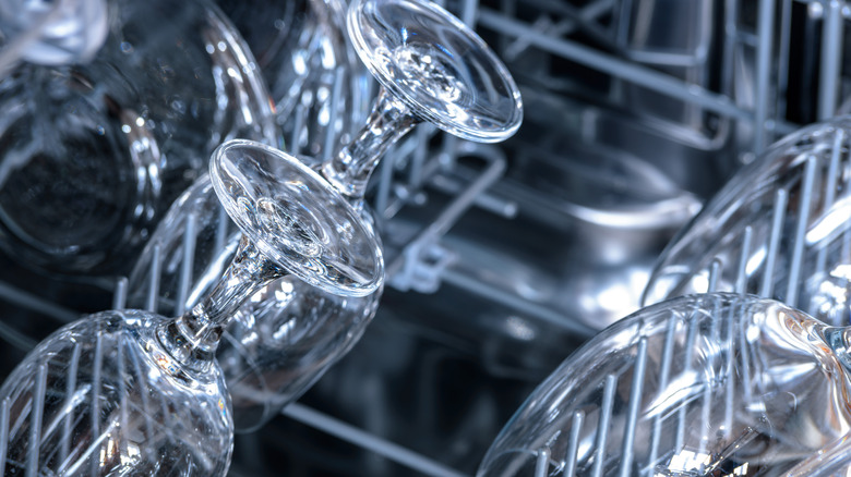 Shiny glasses in dishwasher