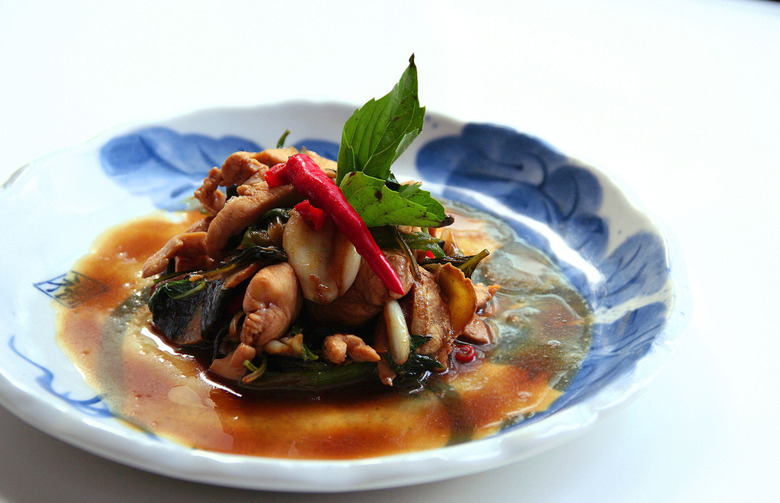 Sanbeiji (Three-Cup Chicken)