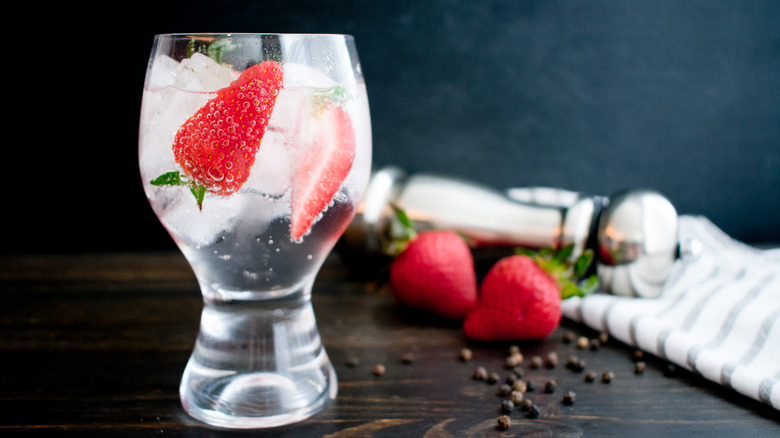 strawberry and black pepepr cocktail