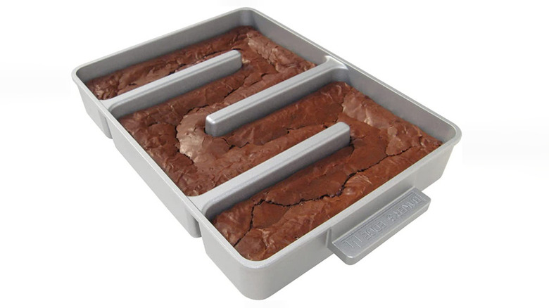 All-edge brownie pan