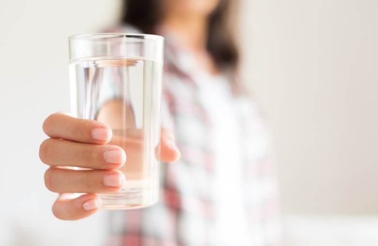 Here's how many glasses of water you should really be drinking a day for  'peak health,' says nutritionist