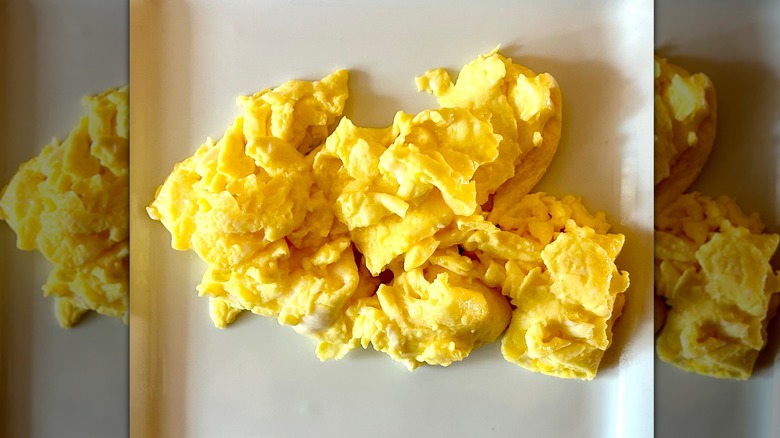 Scrambled eggs with water