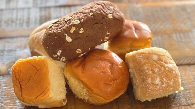 Various dinner rolls