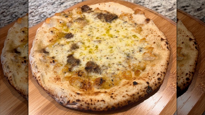 Talia di Napoli Tartufina pizza