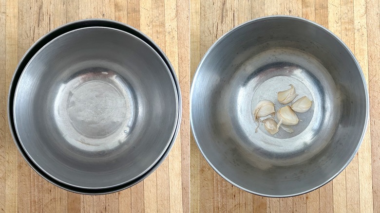 Garlic peeled with bowls