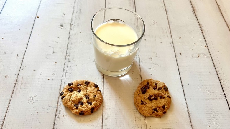 We Tried The New Chips Ahoy! Chocolate Chip Cookie To See How It