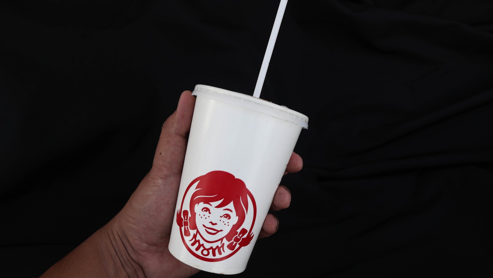 https://www.thedailymeal.com/img/gallery/wendys-is-celebrating-the-holidays-with-one-cent-drinks/l-intro-1702591504.jpg