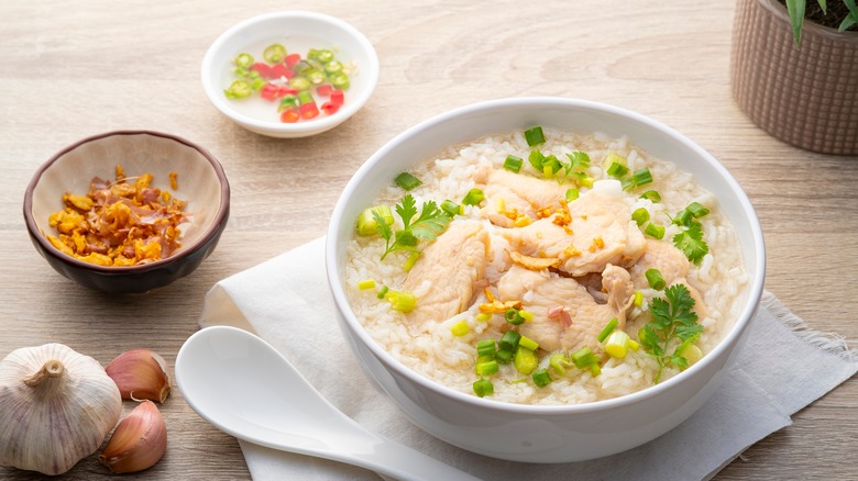 Rice porridge with chicken