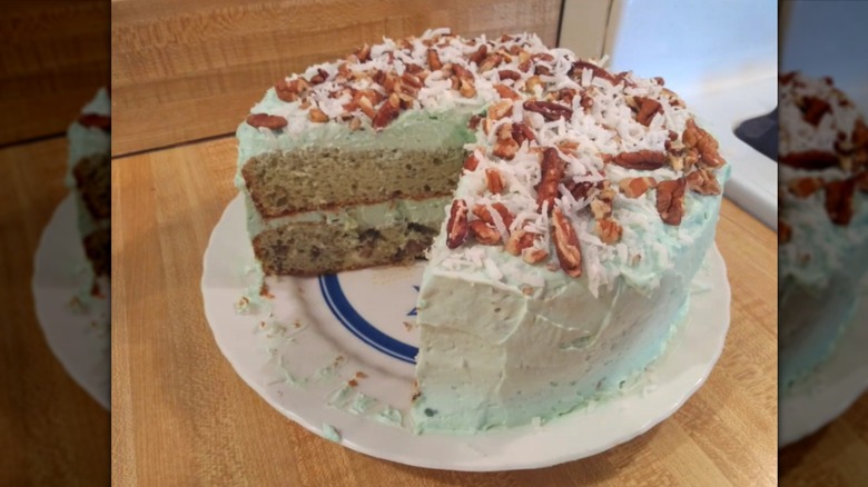 Watergate cake with pecans
