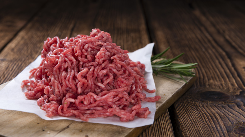 pile of ground beef