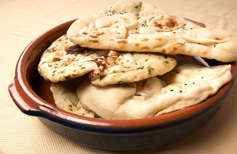 Minnesota: Garlic naan 