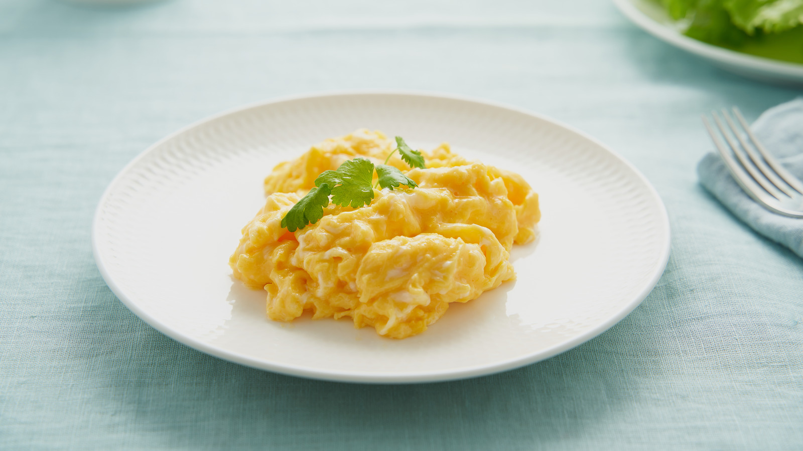 Get Fluffy Scrambled Eggs by Mixing Them in a Blender - First For Women