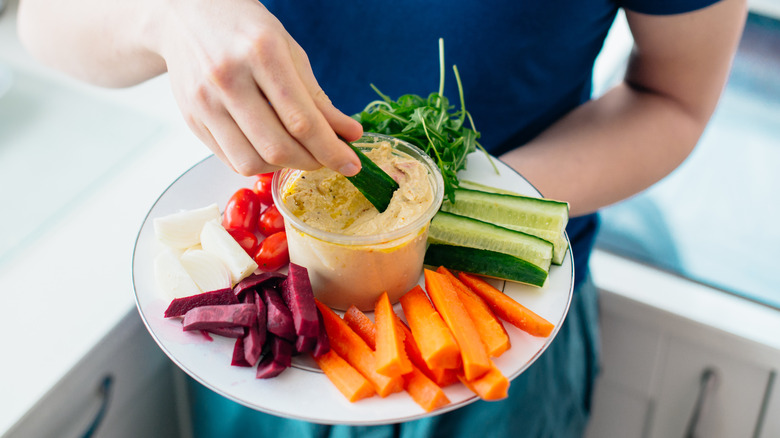 Plate of hummus and veggies