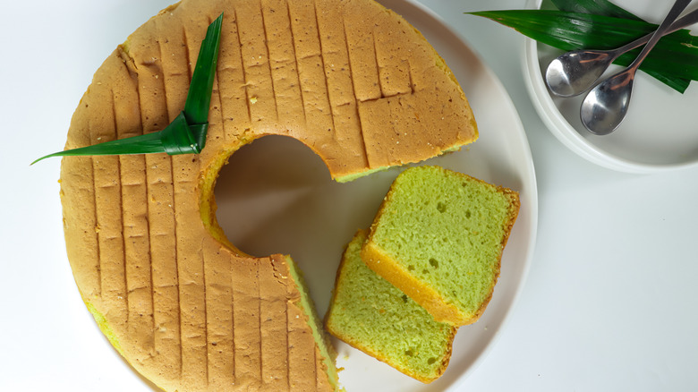 Pandan sponge cake