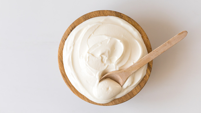 https://www.thedailymeal.com/img/gallery/what-exactly-is-quark-and-is-it-superior-to-yogurt/intro-1678233842.jpg
