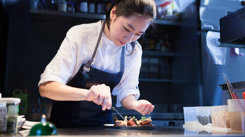 chef de cuisine plating garnishes