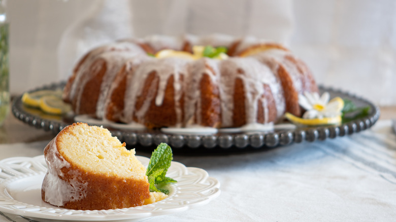Margarita Bundt cake with icing and mint