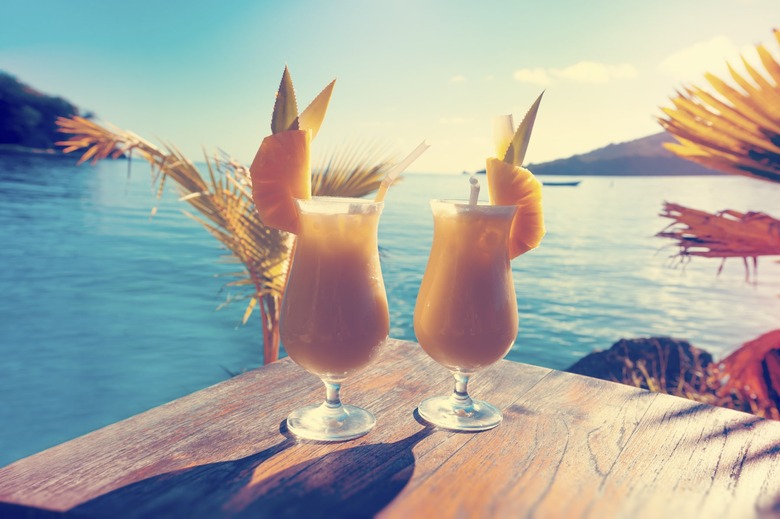 What is a pina colada recipe and history