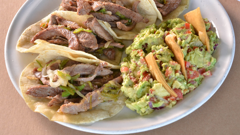 Arrachera steak tacos with guacamole