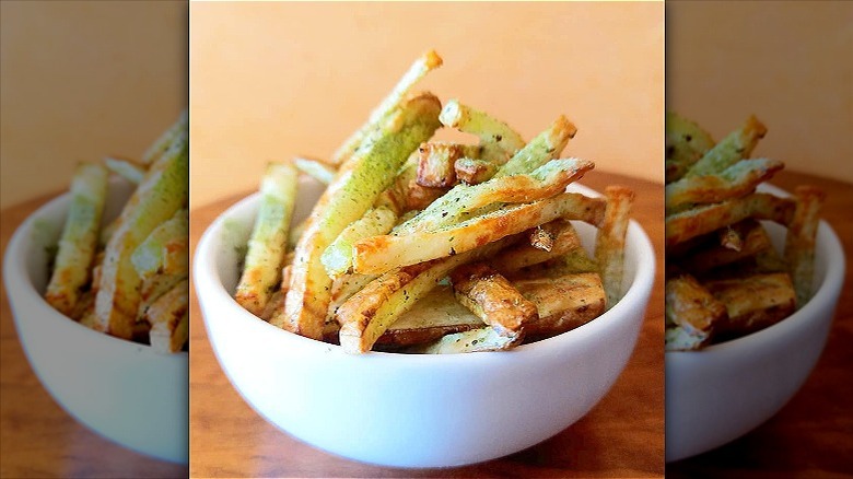 French fries with green salt