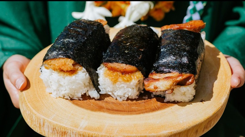 Plate of SPAM musubi