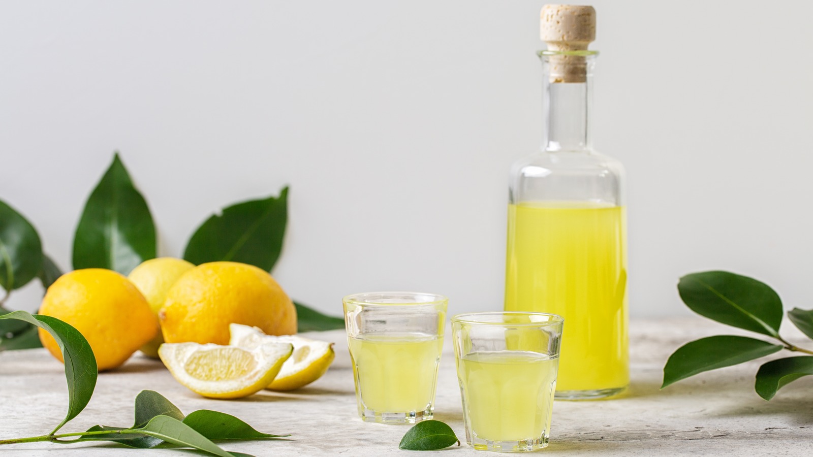 Limoncello - Homemade lemon liqueur of the world's best l