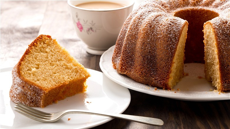 Golden bundt cake slide 