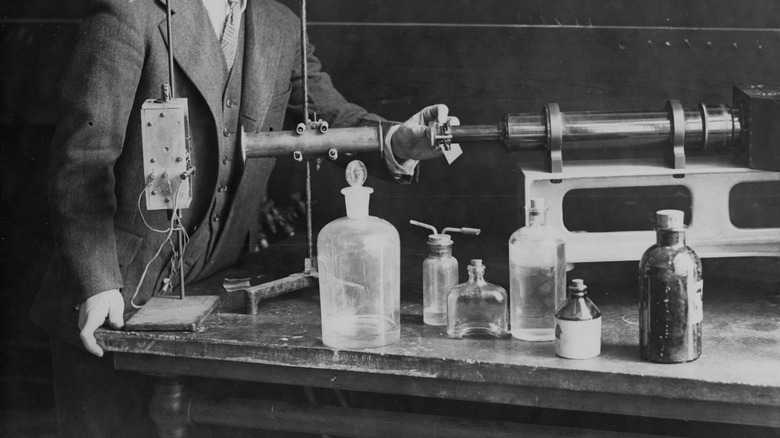 vintage photo of poison detection device 