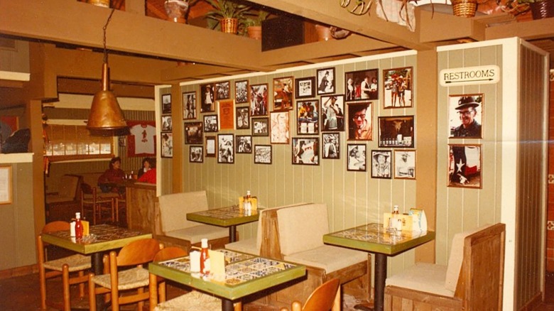 vintage photo of a Chili's interior