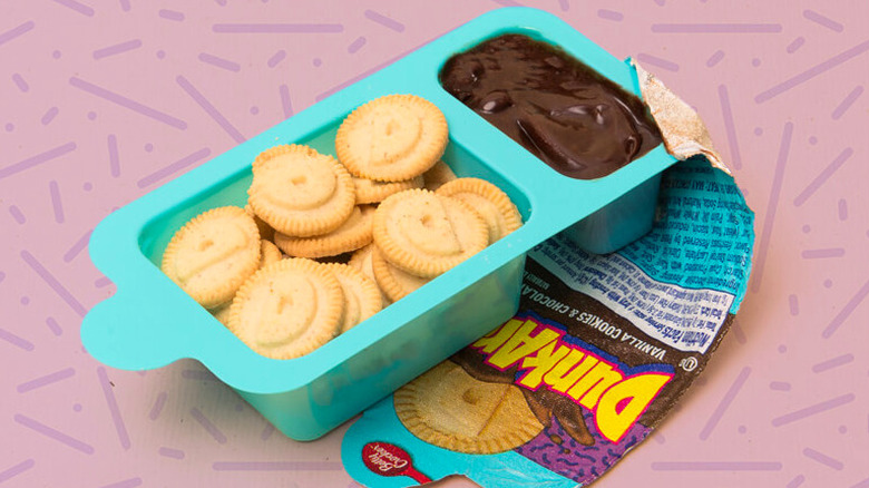 Dunkaroos cookie and frosting package