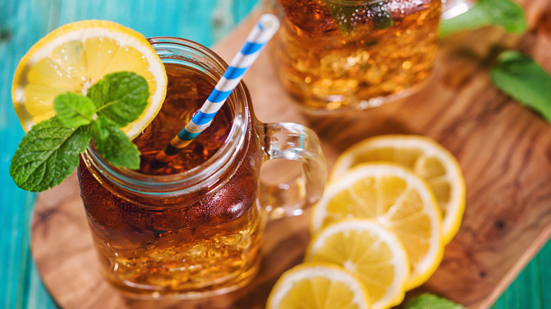 Iced tea beverage and garnish in glass